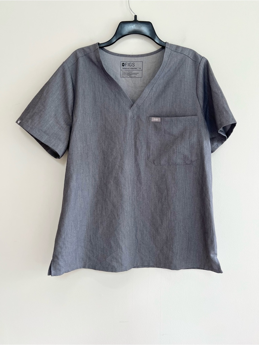FIGS Women's Catarina One-Pocket Scrub Top in Graphite Gray (PO#: 1683), size XL